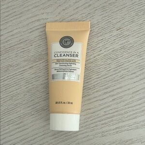 $5/$25 Beauty Bundle
IT Cosmetics Confidence in a Cleanser